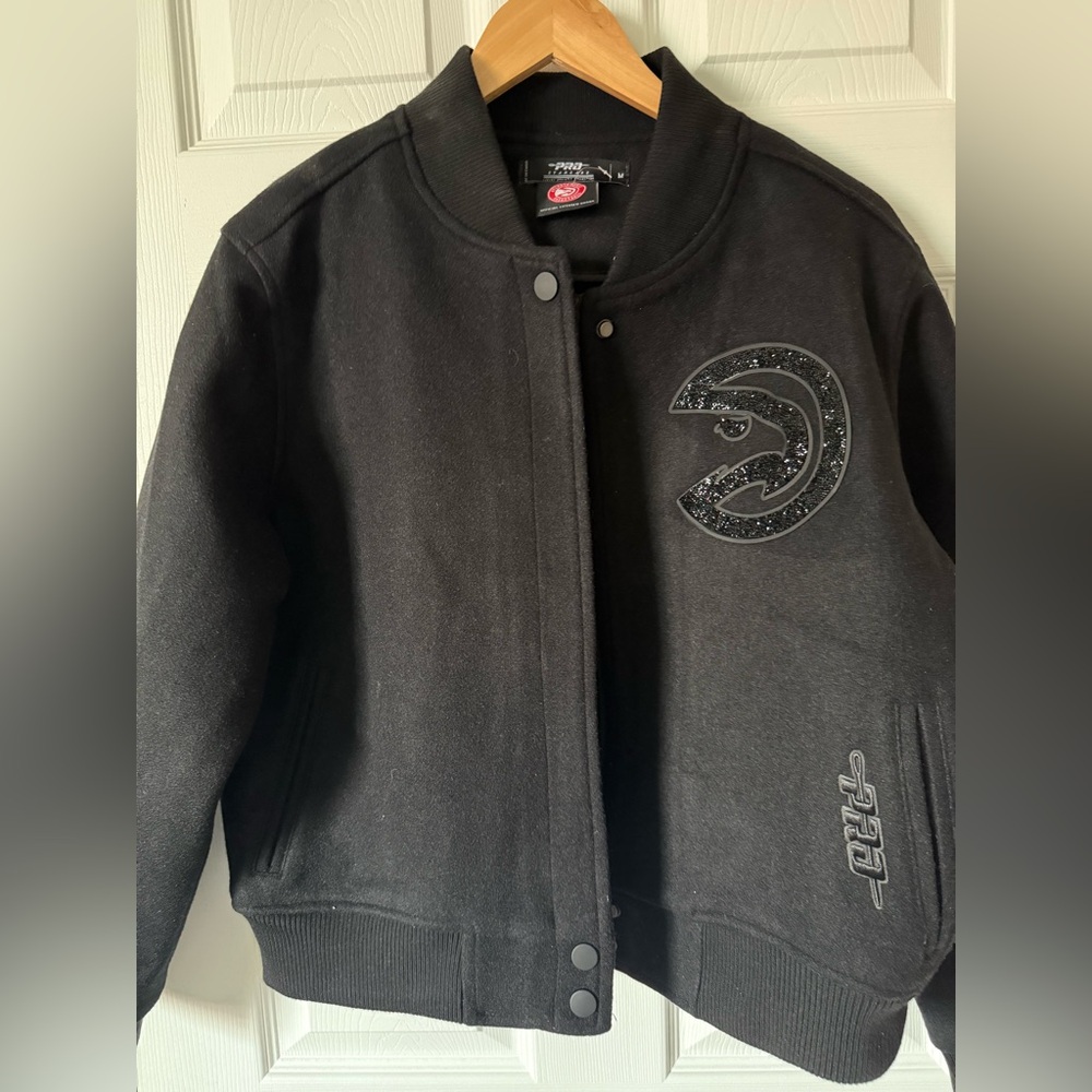 Pro Standard NBA Atlanta Hawks Triple Black Wool Men's Varsity Jacket Medium